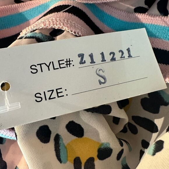 A.Z.I New York Colorful Animal Print Short Sleeve Top Size S - Picture 10 of 11